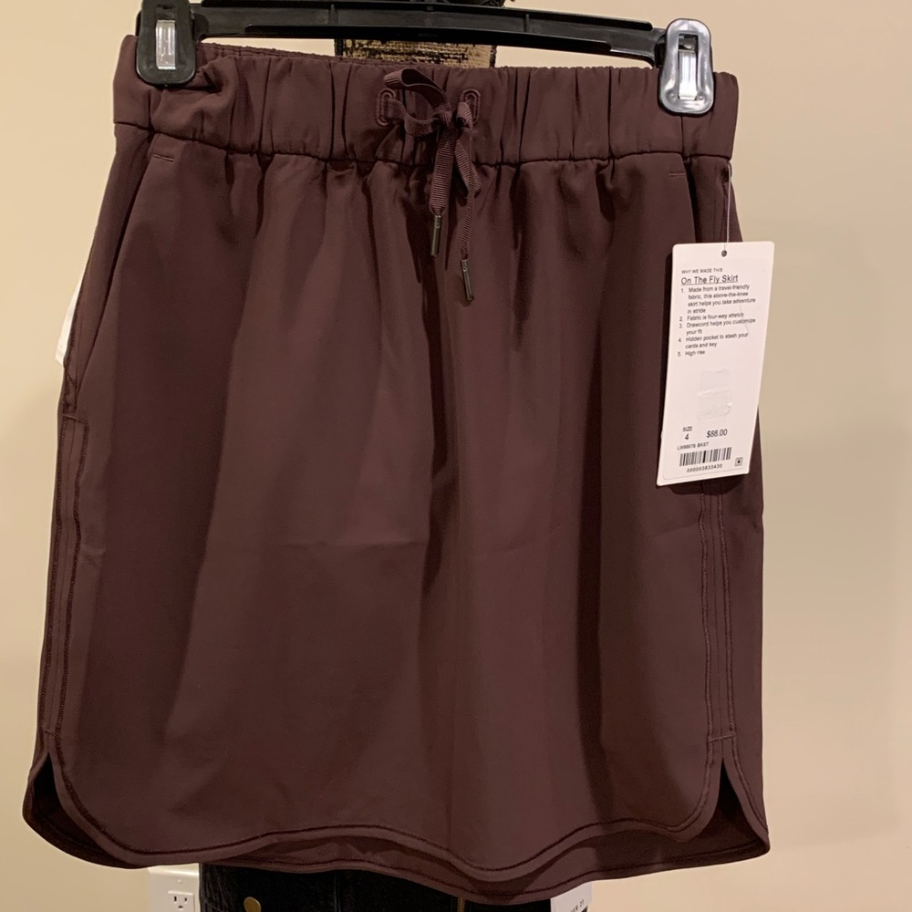 Lululemon On The Fly Skirt - Picture 2 of 4
